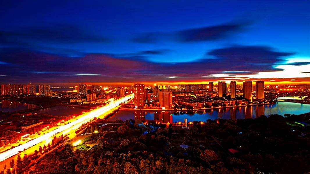 唐山，历史与现代辉映的璀璨都市之光